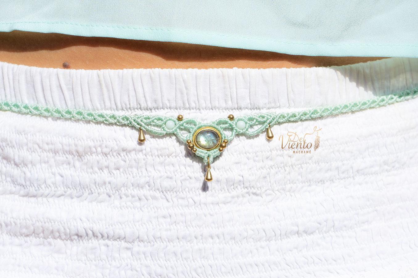Cinturón Lunar, Collar y Tiara de macrame con Labradorita en verde mint