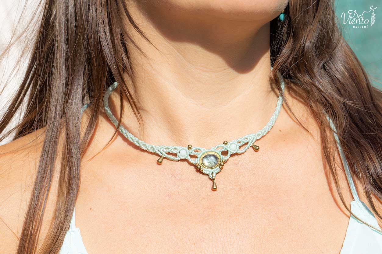 Cinturón Lunar, Collar y Tiara de macrame con Labradorita en verde mint