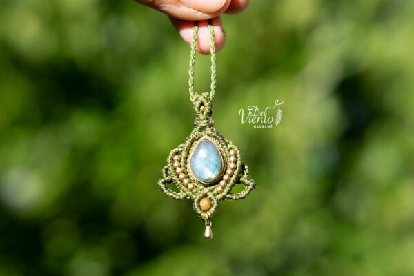 RESERVADO para Marta | Collar de macramé Flor de Loto "mini" con Labradorita - Imagen 2