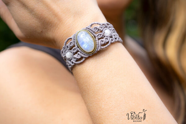 Pulsera con Piedra Luna - Imagen 2